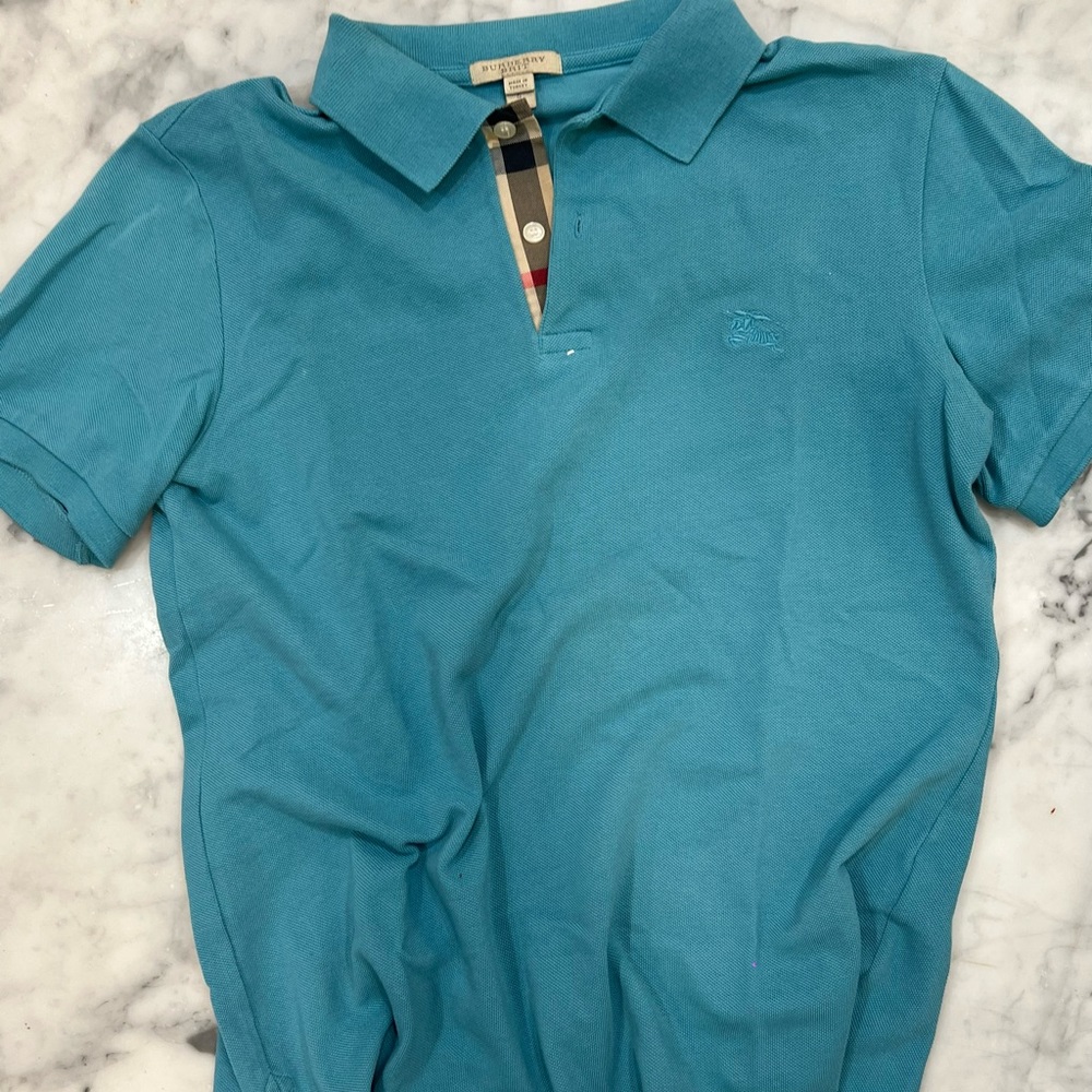 classic Burberry stripped collar polo shirt.